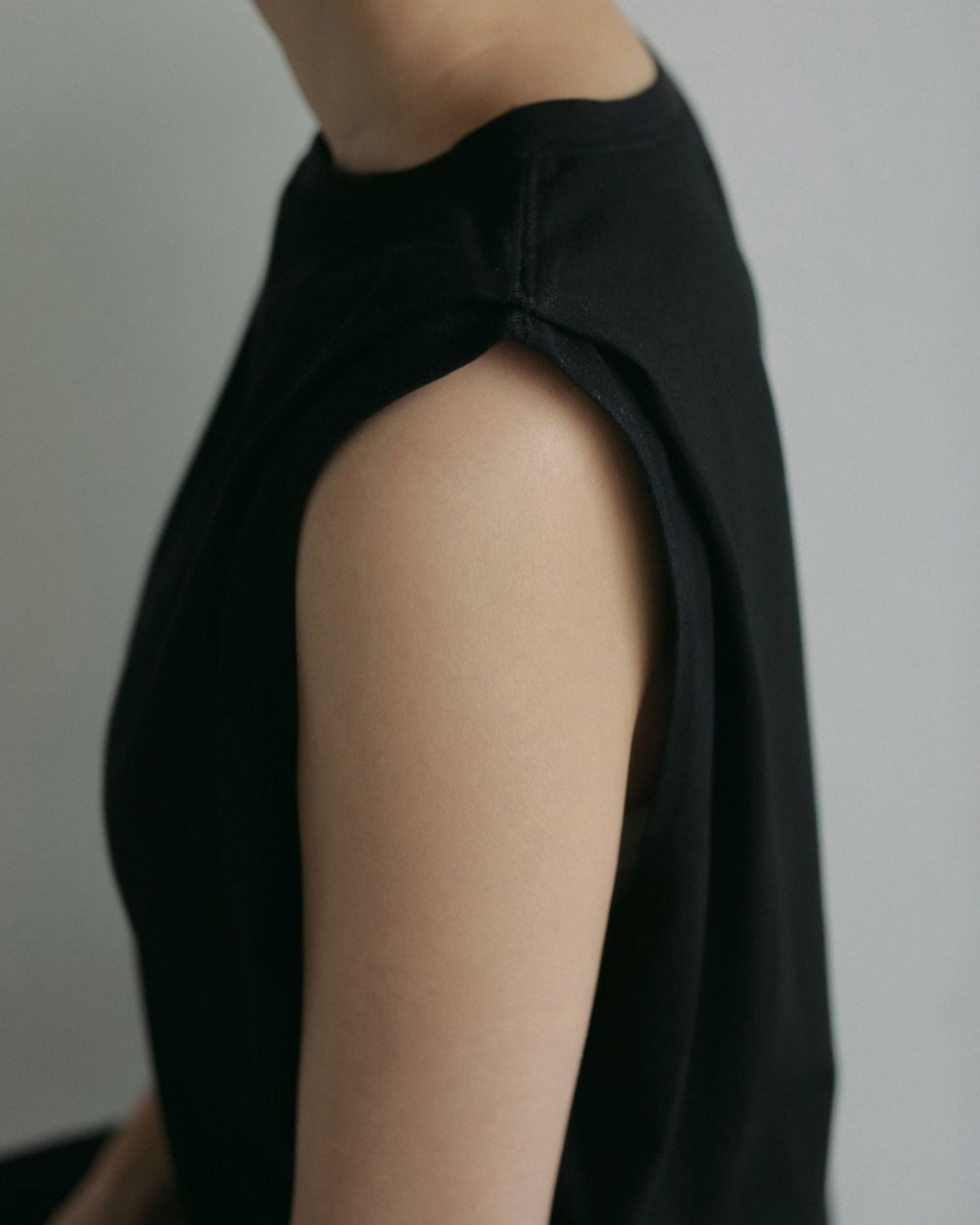 【anuke】Sleeveless Tuck Onepiece　38 anuke(アンヌーク) Sleeveless Tuck Onepiece | サウスオレンジ
