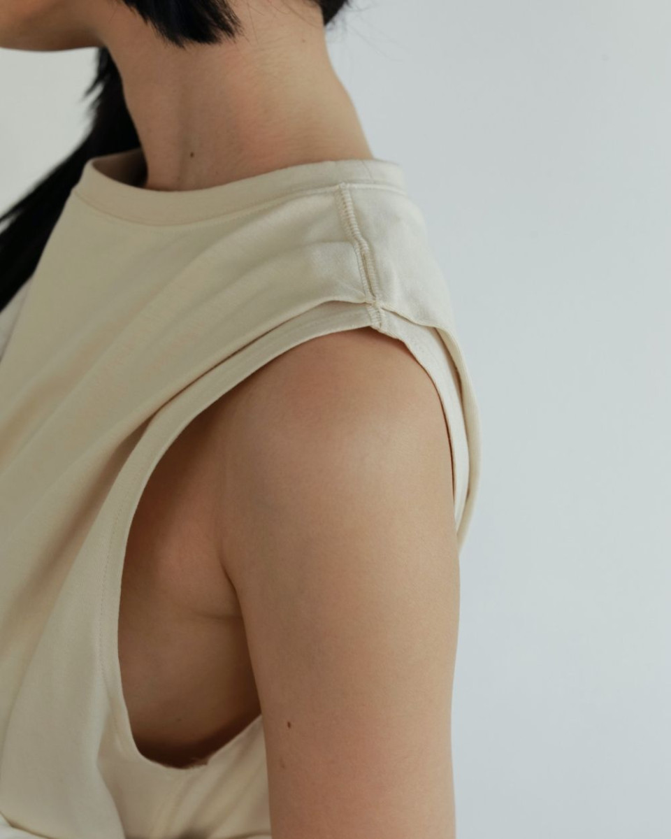 【anuke】Sleeveless Tuck Onepiece　38 anuke(アンヌーク) Sleeveless Tuck Onepiece | サウスオレンジ