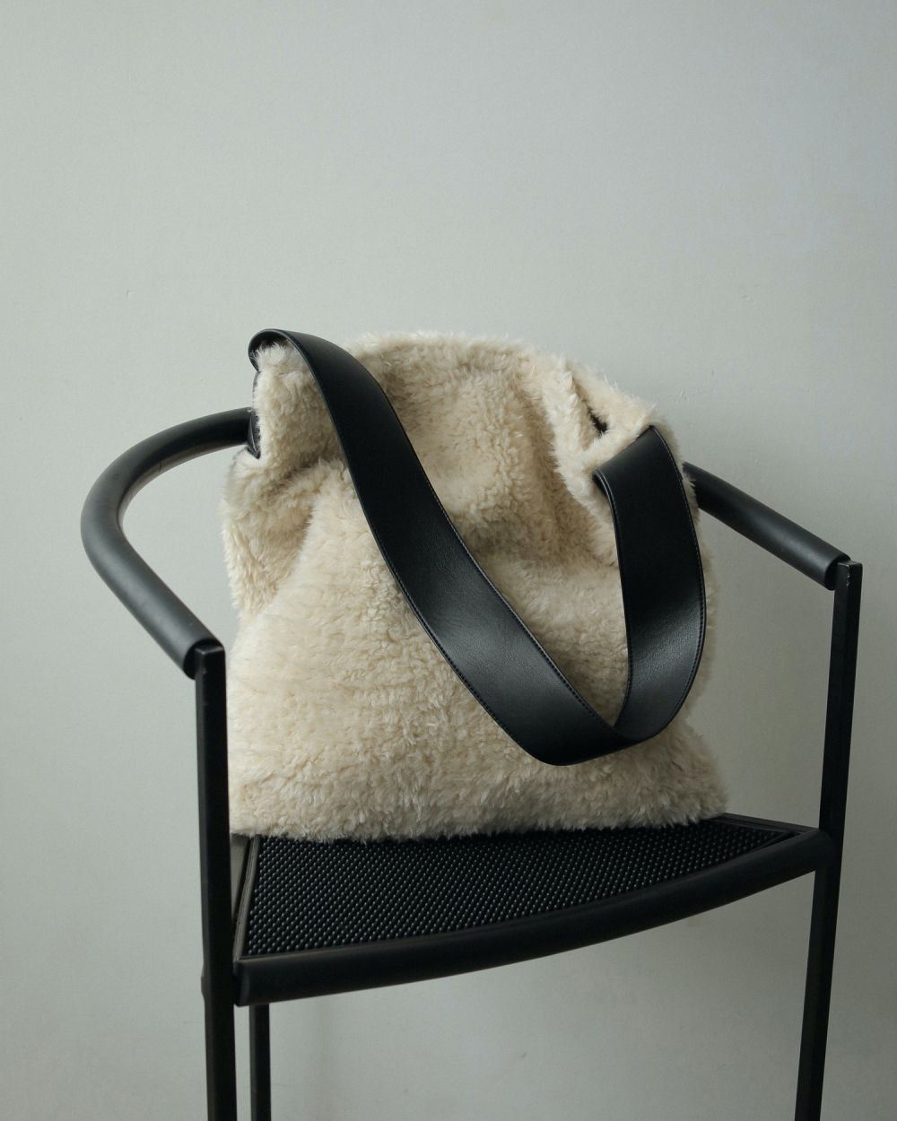 anuke（アンヌーク） Boa Tote Bag 即日発送 : RAPTURE - 通販 - Yahoo