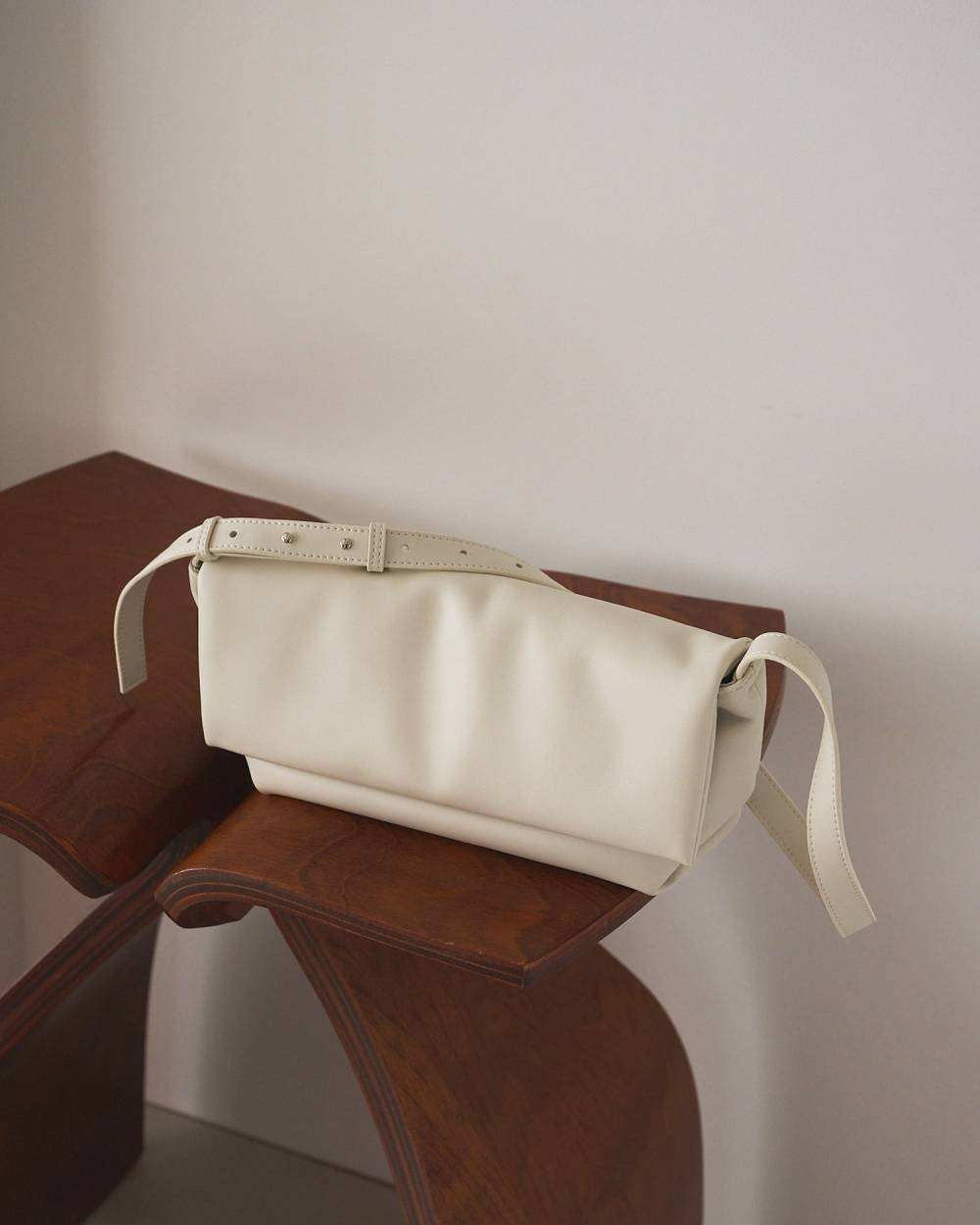 anuke（アンヌーク） Ecoleather Wrap Bag 即日発送 : RAPTURE - 通販