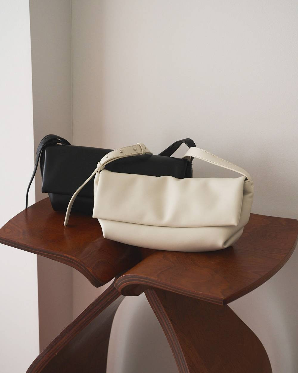 anuke（アンヌーク） Ecoleather Wrap Bag 即日発送 : RAPTURE - 通販