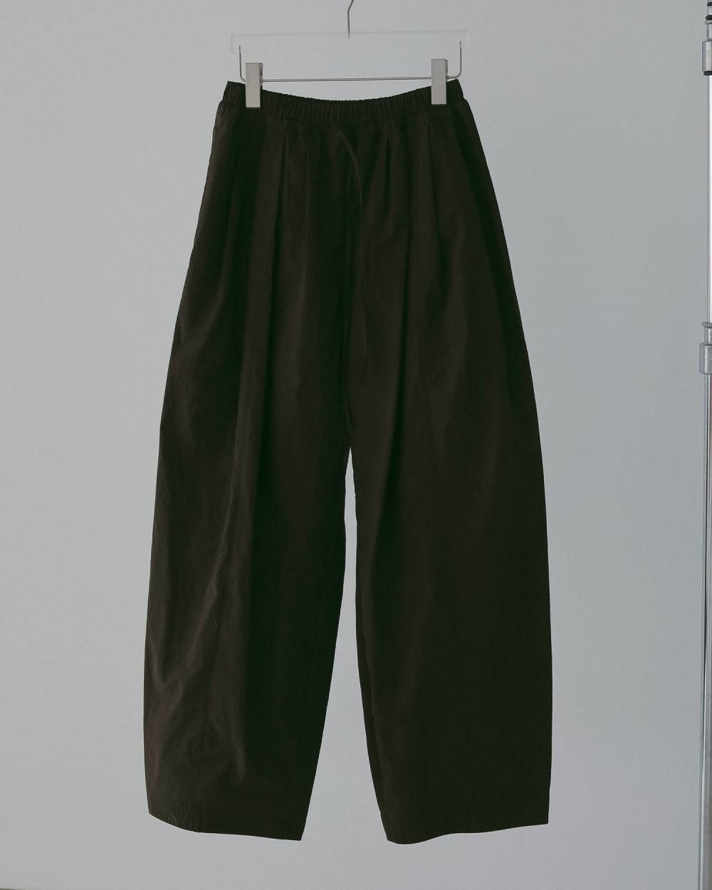 ANUKE アンヌーク Volumetuck Cocoon Pants  　即日発送の画像