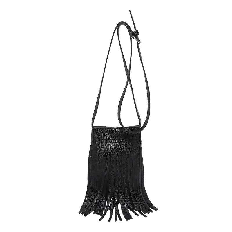 GISELLE ショルダーバッグ レディース 斜め掛け フリンジ 軽量 スマホ