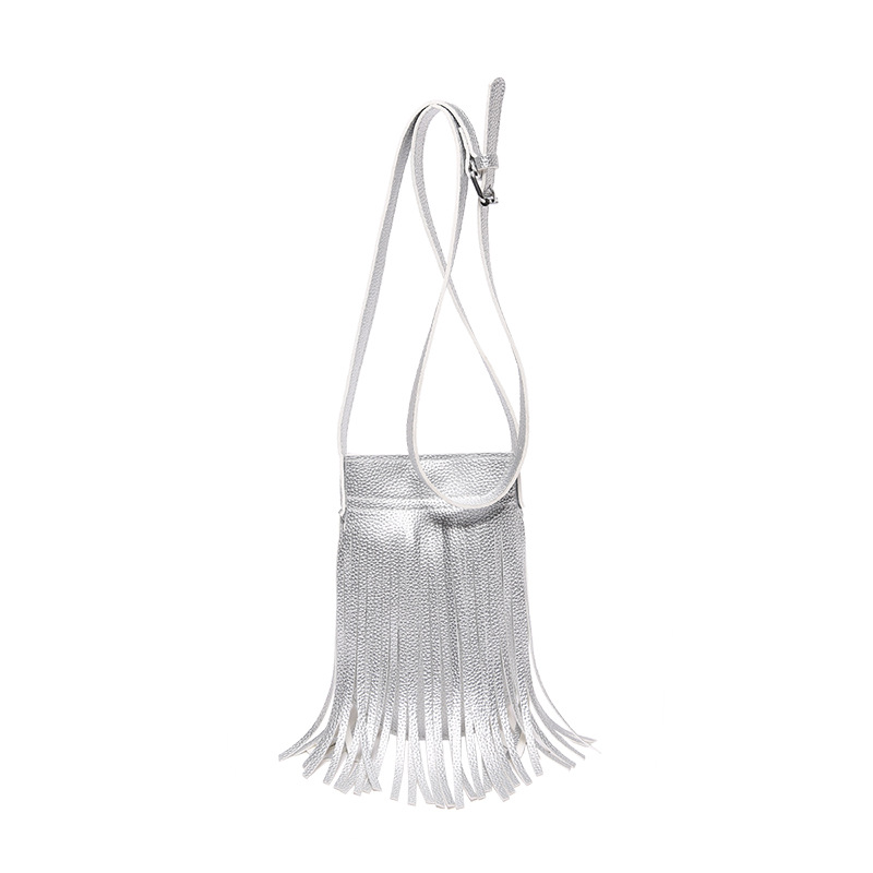 GISELLE ショルダーバッグ レディース 斜め掛け フリンジ 軽量 スマホ