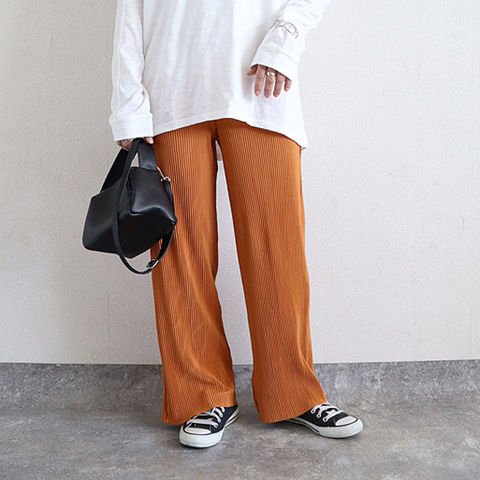 2392円 クーポンで！ パンツ ワイドパンツ ロング レディース 黒 春 夏 秋 冬 おしゃれ かわいい 30代 40代 50代 プリーツ ボトムス [郵3]^b304^ | uricca | 26