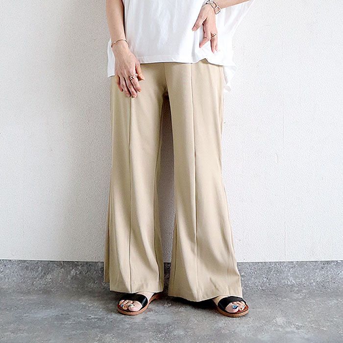 1596円 クーポンで！ パンツ ロング レディース フレアパンツ 黒 白 春 おしゃれ かわいい 30代 40代 50代 無地 ボトムス ベルボトム [郵3]^b313^ | uricca | 02