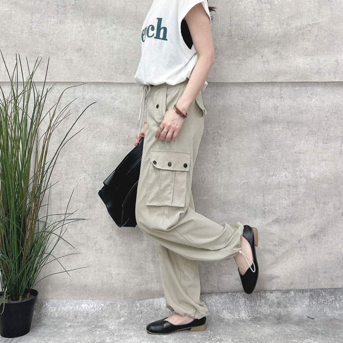 パンツ カーゴパンツ レディース 春 夏 黒 白 おしゃれ きれいめ ロング ドロスト ドローコード ウエストゴム 無地 [郵2]^b445^ | uricca | 06