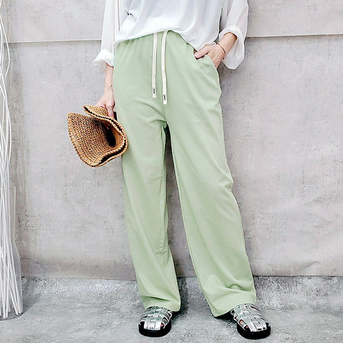 クーポンで2152円★ パンツ レディース 夏 春 黒 おしゃれ ボトムス ストレート セミワイド 大きいサイズ ウエストゴム ロゴ 紐 [郵3]^b454^ | uricca | 06