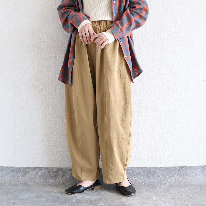 パンツ ワイド レディース ボトムス カーブパンツ バレルレッグ 秋 冬 白 黒 おしゃれ かわいい 30代 40代 50代 [郵2]^b500^ | uricca | 02