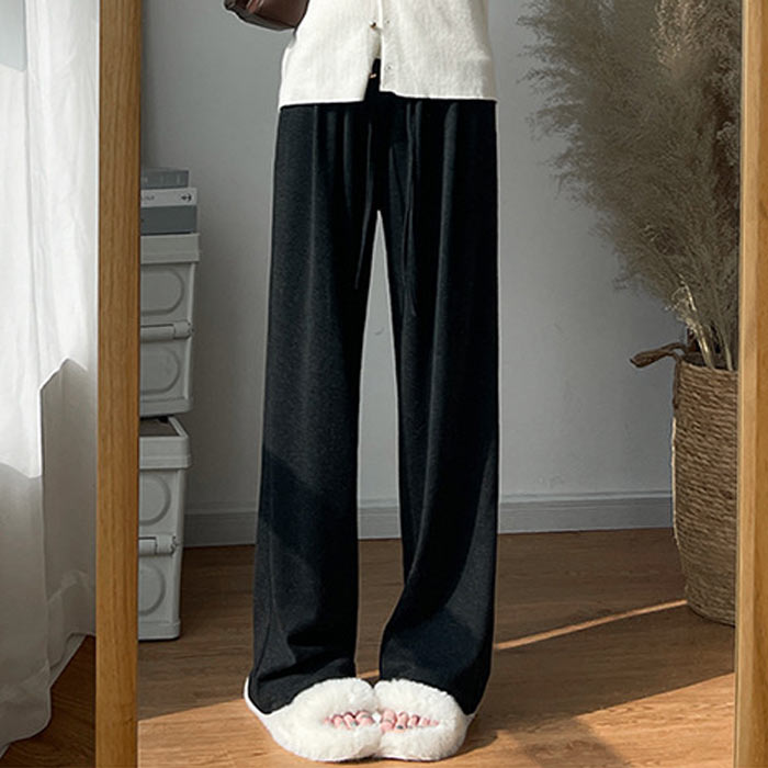 1791円 クーポンで！ ボトムス レディース ワイドパンツ 裏起毛 スウェット 春 秋 冬 黒 白 おしゃれ 無地 あったか ゆったり 楽ちん [郵3]^b515^爆買 | uricca | 01