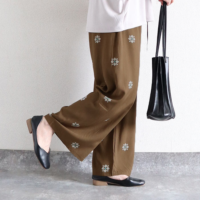 パンツ レディース ワイドパンツ イージーパンツ ボトムス リボン付き ウエストゴム 涼しい 総柄 花柄 無地 春 夏 黒 白 おしゃれ^b526^ | uricca | 20