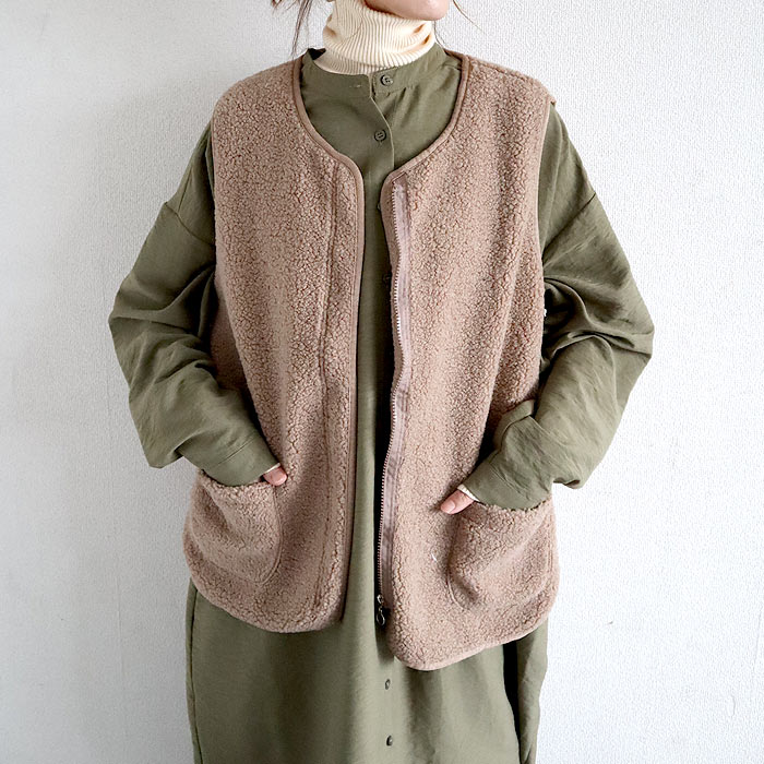 アウター トップス レディース ベスト 秋 冬 白 おしゃれ ノースリーブ 無地 極暖 暖か ボア ボタン ジップアップ 動きやすい[郵3]^jk218^ | uricca | 04