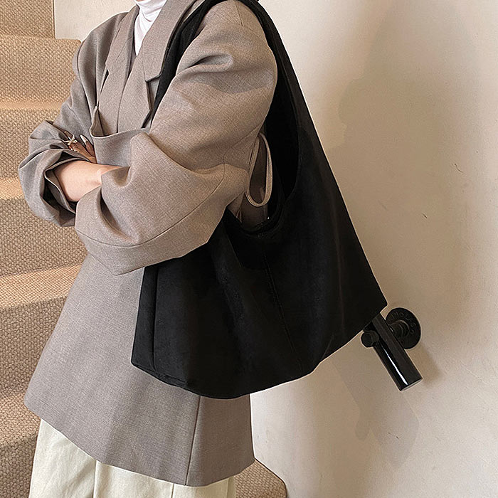 2792円 クーポンで！ 鞄 レディース ハンドバッグ スエード レザー 秋 冬 黒 おしゃれ シンプル 内ポケット 大容量 幅広持ち手 ボタン^ka-214^ | uricca | 01