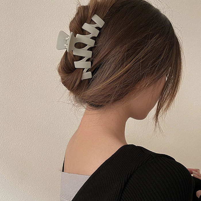 ヘアクリップ バンスクリップ レディース ヘアアクセサリー アクセ 無地 マットカラー まとめ髪 ヘアアレンジ 可愛い おしゃれ  (送料無料)[定形外]^msz102^ :msz102:uricca ウリッカ by Raspberry - 通販 - Yahoo!ショッピング