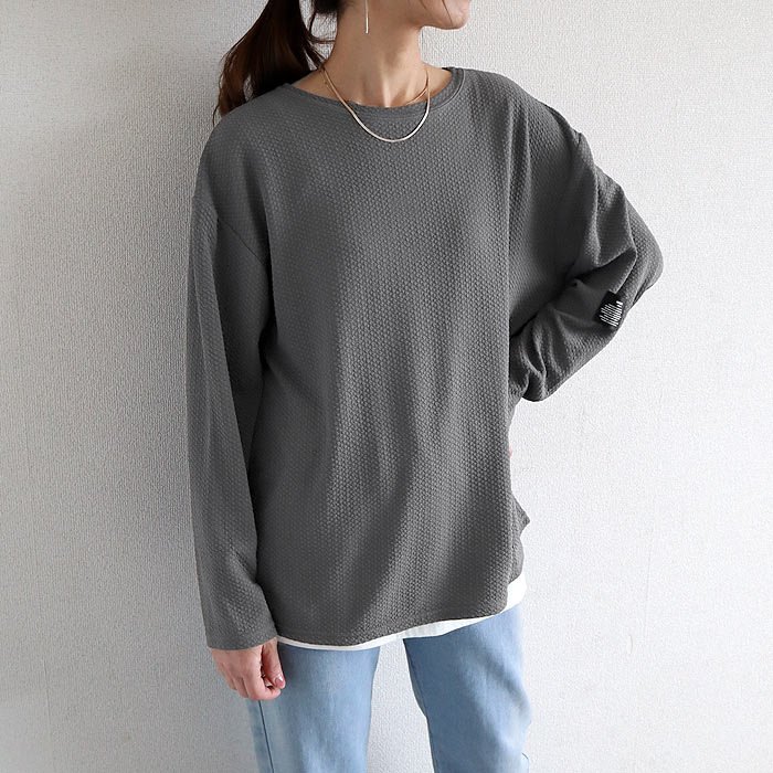 Tシャツ レディース トップス ロンT 長袖 エンボス 春 夏 秋 黒 白 おしゃれ かわいい 30代 40代 50代 無地 [郵3]^t1016-1^ | uricca | 06
