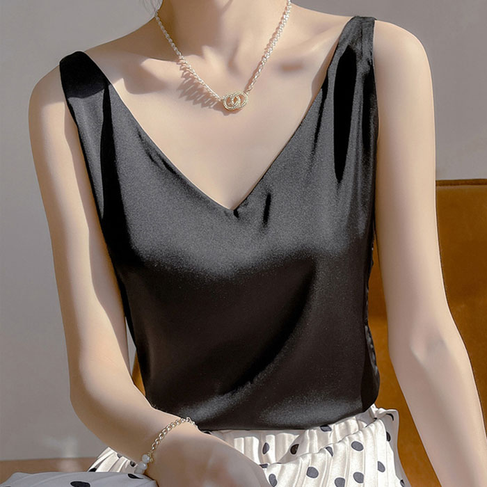 タンクトップ レディース シルクタッチ キャミソール 涼しい トップス インナー 春 夏 秋 冬 白 黒 おしゃれ かわいい [郵1]^t1102^ | uricca | 01