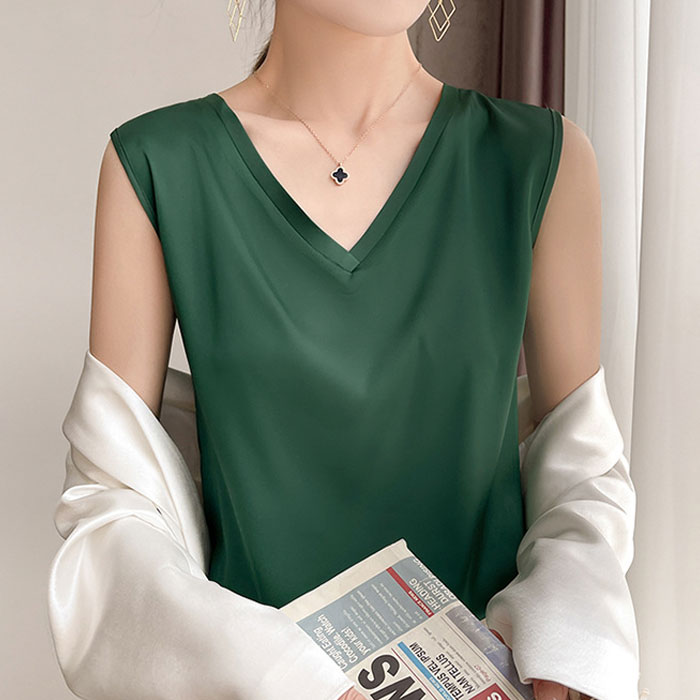 タンクトップ レディース シルクタッチ キャミソール 涼しい トップス インナー 春 夏 秋 冬 白 黒 おしゃれ かわいい [郵1]^t1102^ | uricca | 30