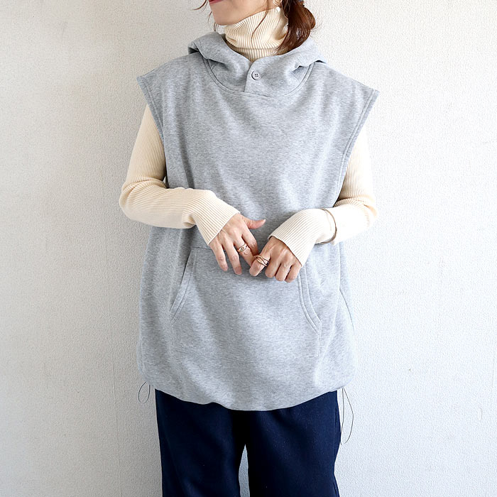 2596円 クーポンで！ ベスト トップス スウェット レディース 秋 冬 黒 おしゃれ ノースリーブ フード 裏起毛 重ね着 レイヤード 極暖[郵3]^t1123^ | uricca | 05