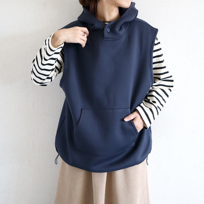 2596円 クーポンで！ ベスト トップス スウェット レディース 秋 冬 黒 おしゃれ ノースリーブ フード 裏起毛 重ね着 レイヤード 極暖[郵3]^t1123^ | uricca | 04