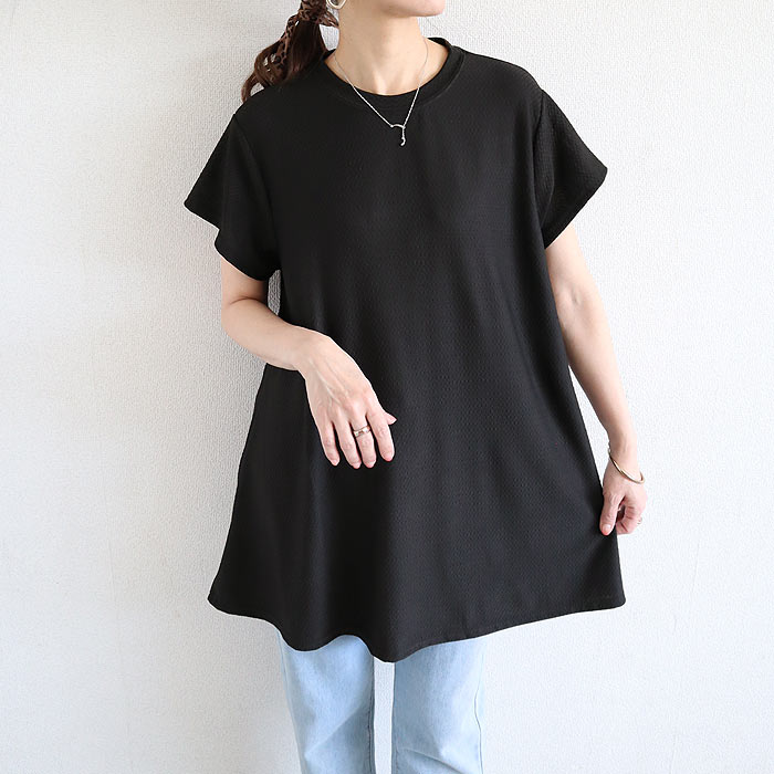 1194円 クーポンで！ カットソー エンボス 体型カバー シワになりにくい レディース トップス 楽ちん  春 夏 黒 白 おしゃれ きれいめ フレア [郵2]^t1142^ | uricca | 02