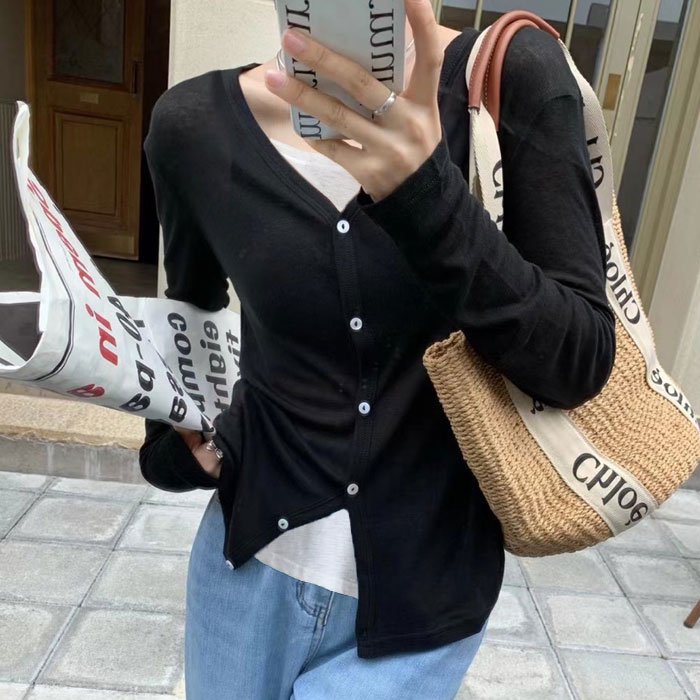 1076円 クーポンで！ カーディガン レディース 長袖 春 夏 秋 冬 白 黒 薄手 シアー 紫外線 UVカット 軽量 かわいい きれいめ 上着 [郵1.5]^v187^爆買 | uricca | 01