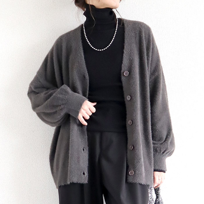 3591円 クーポンで！ アウター レディース ニットカーディガン 秋 冬 白 黒 おしゃれ 長袖 シャギー 極暖 暖か ぽわん袖 体型カバー 羽織り^v195^ | uricca | 01