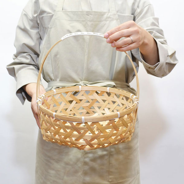 差し六つ目編み小さな手かご 雑貨 持ち手付き 丸籠 六つ目編み 花籠 菓子器 籠 竹編み 古道具 B-1 | 日々の暮らしを心地よくする iichi 小物入れ