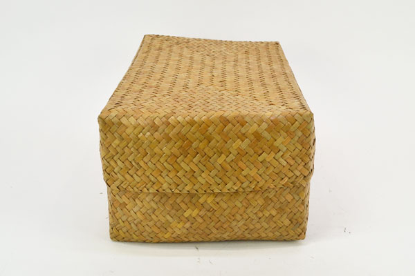 タイ製 カチュー ふた付き 四角BOX L 葛籠 収納 水草 : ラタン