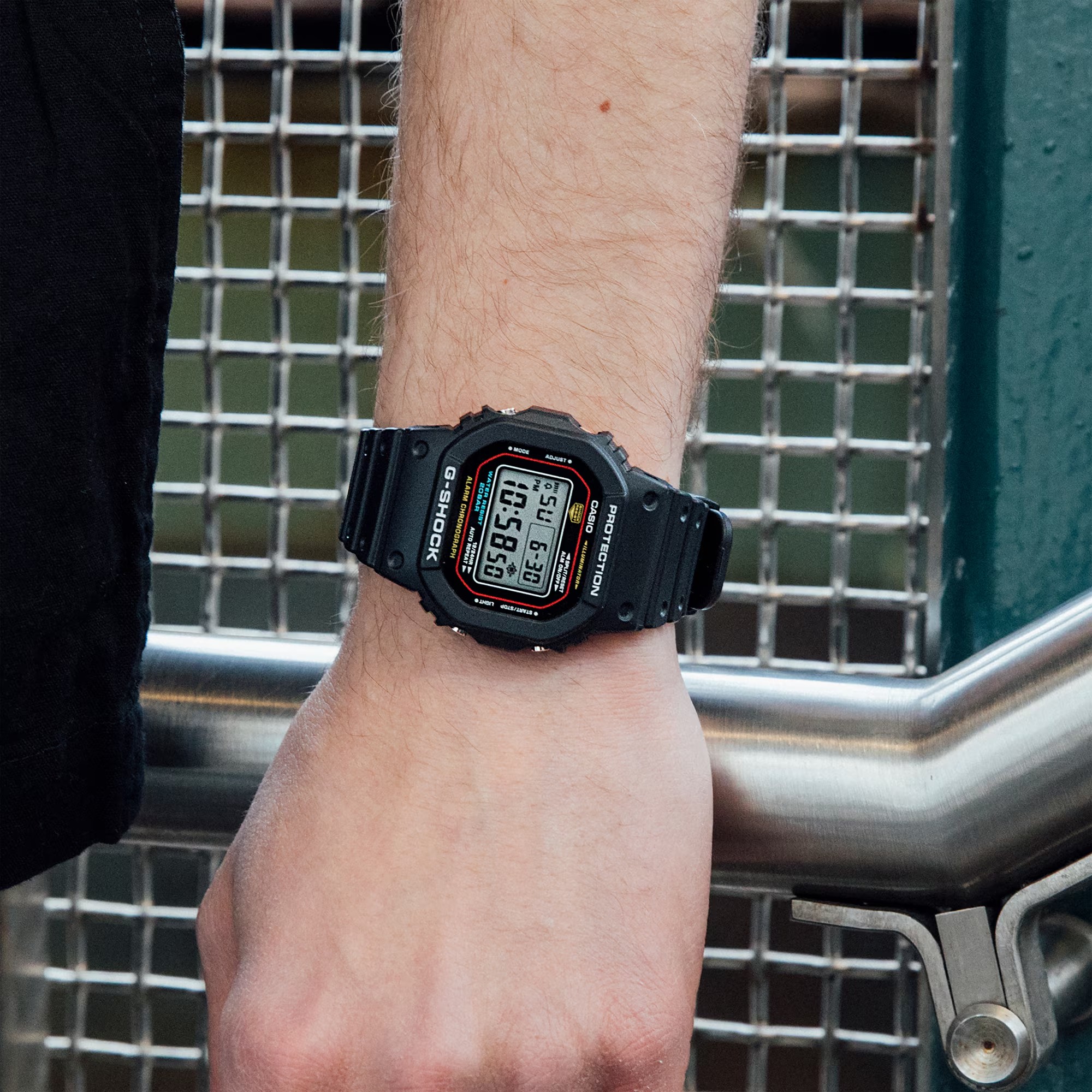 G-SHOCK カシオ CASIO Gショック 5600 SERIES DW-5600RL-1JF 初代
