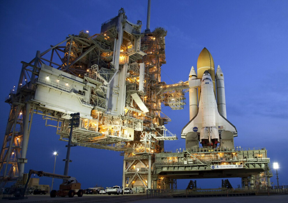 絵画風 壁紙ポスター (はがせるシール式) ロケット打ち上げ スペース