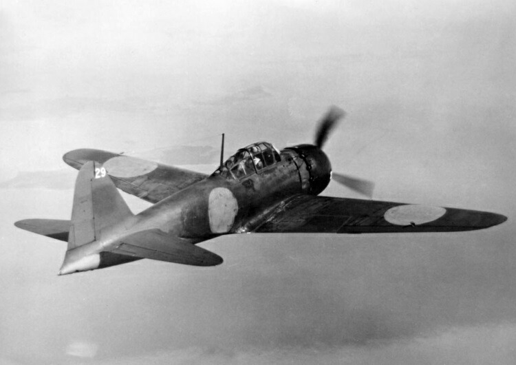 絵画風 壁紙ポスター (はがせるシール式) ゼロ戦 零戦52型 A6M5 零式艦上戦闘機 1944年 キャラクロ JZRF-014A2(A2版  594mm×420mm)＜日本製＞
