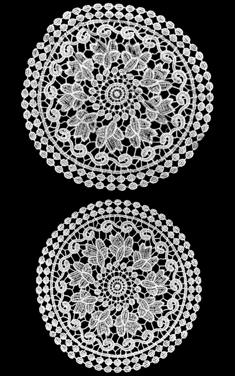 ホワイト花柄レースドイリー 円形　２ ドイリー レース 花瓶敷き 円形 30cm 40cm 2枚セット テーブルセンター