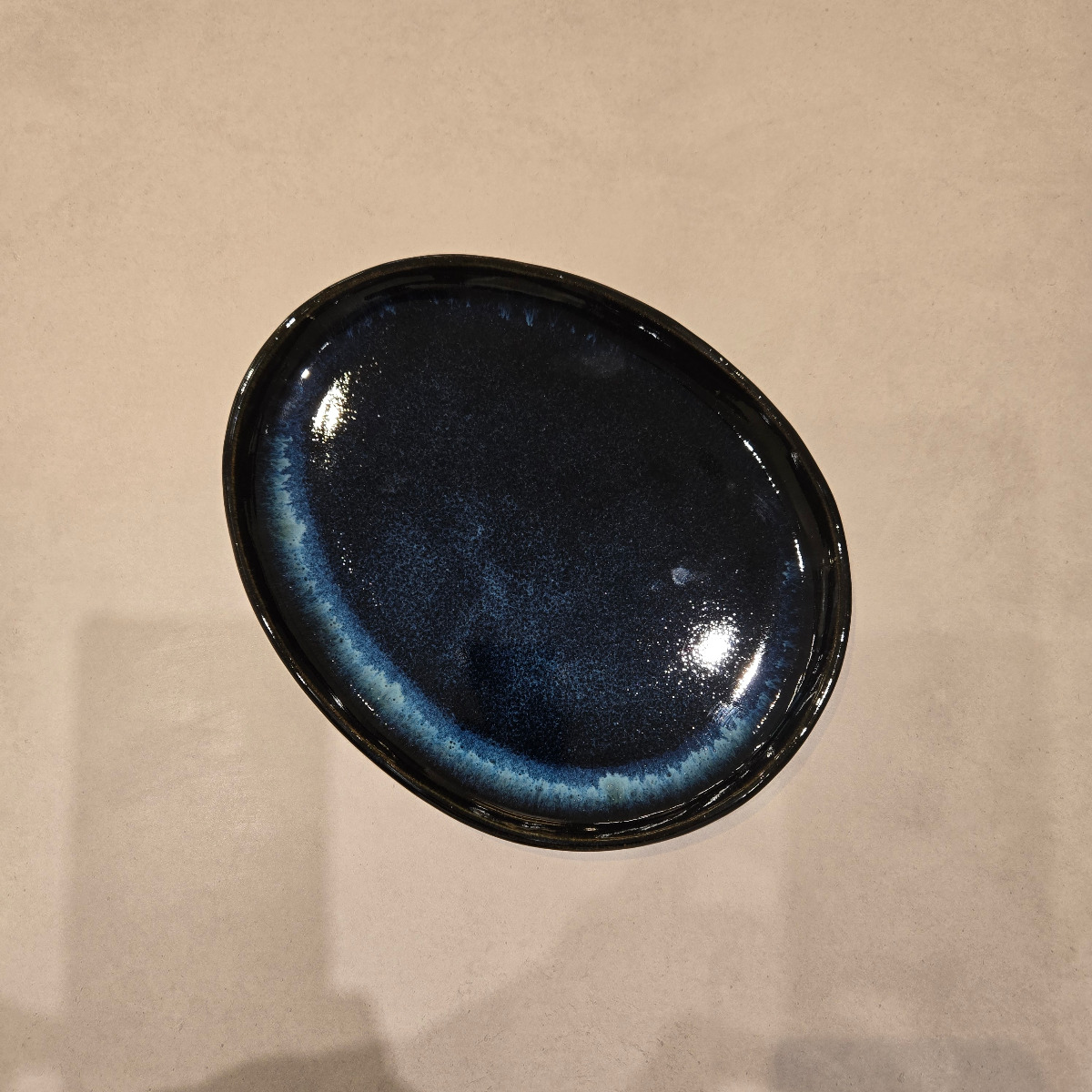 【希少】【美品】【皿】卵型陶器焼き物アートピース 小石原焼 卵型 平皿 オーバルプレート 秀山窯 陶器 器 藍釉 : reboot