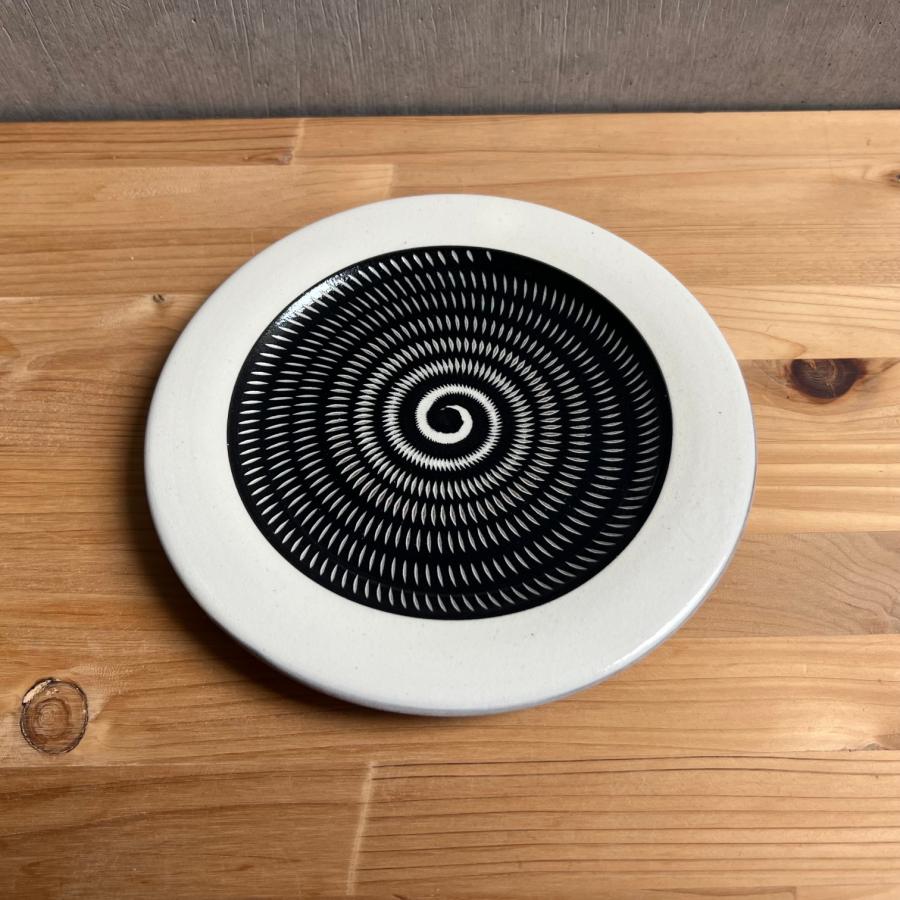 小石原焼 5寸皿 リム皿 飛鉋 黒呉須 直径約15.5cm 柳瀬本窯元 陶器 器