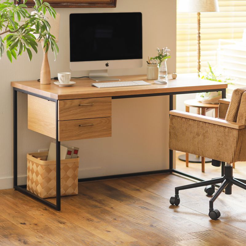 wiryn-desk-1-b.jpg