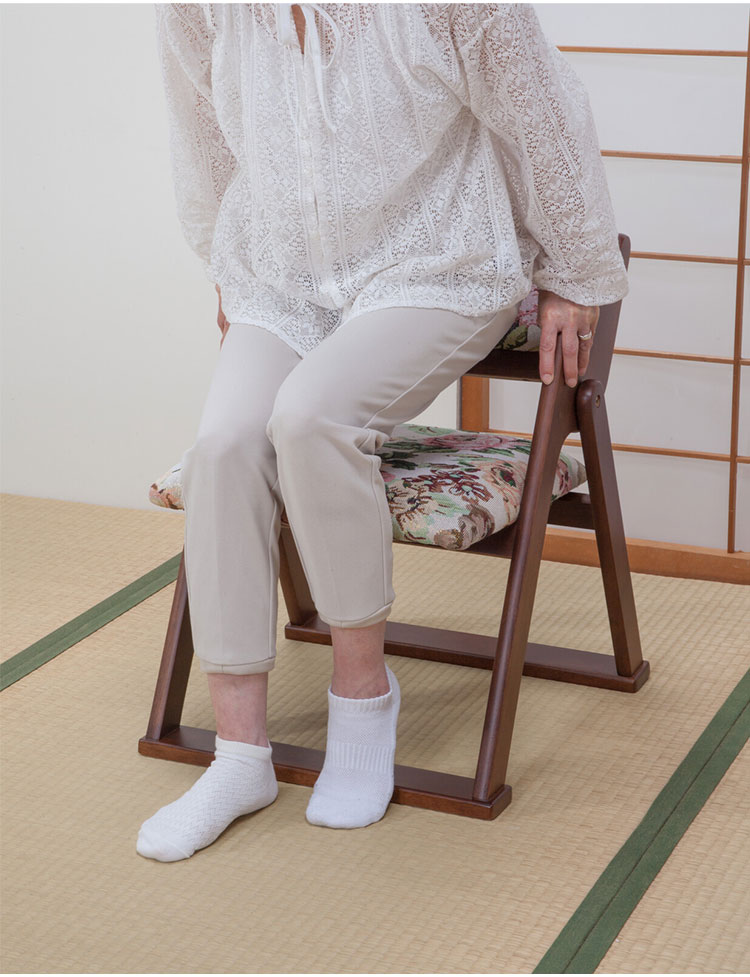 折りたたみ椅子 天然木 和風 肘掛け 取っ手付き 折り畳み式 コンパクト