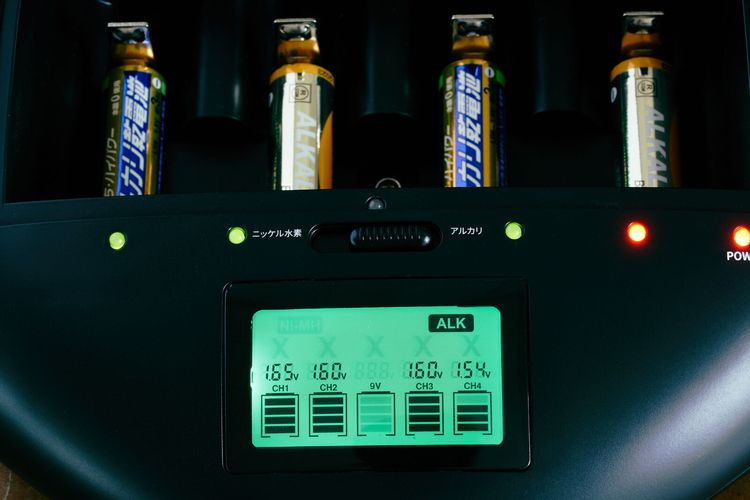 乾電池充電器 マルチ・チャージャーV2 AZREX AX-010V2 代引不可