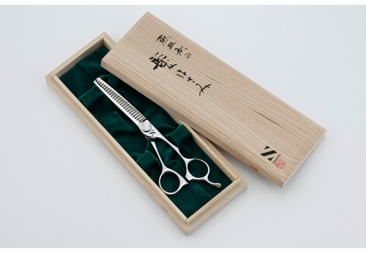 燕三条の髪はさみ シゲル工業 美容師のスキばさみ 16.4cm 桐