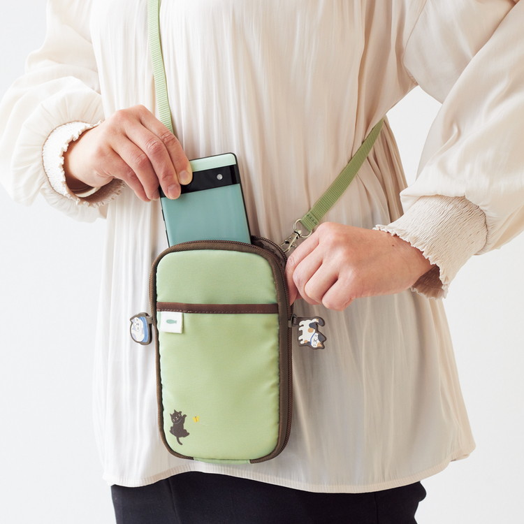 LIHIT LAB. にゃんシーン ショルダーポーチ ビスケットベージュ