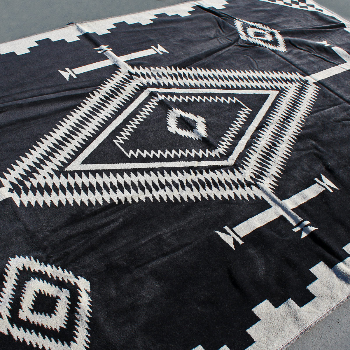 PENDLETON（ペンドルトン） XB233 Over Sized Jacquard Towels