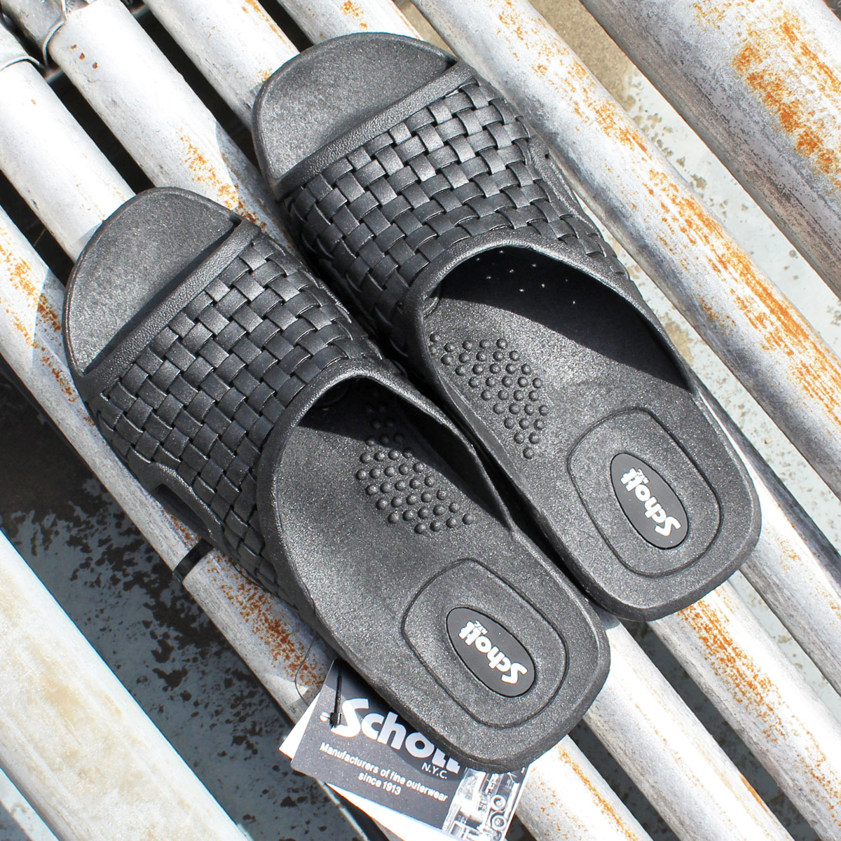  HARDWARE FLATサンダル Gold Hardware Flat Sandal | White House Black Market