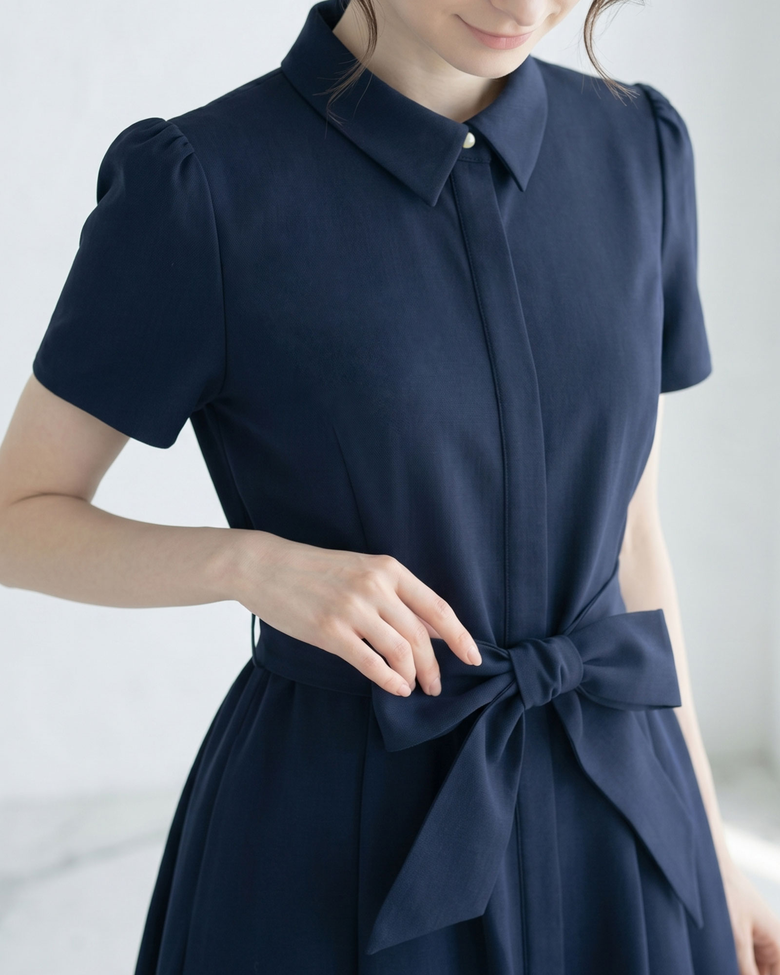 スペシャリテ【シャツ ワンピース セラン】通勤 膝下 半袖 襟付 上品 きれいめ 春 夏 ウエストリボン 前開き レディースの画像