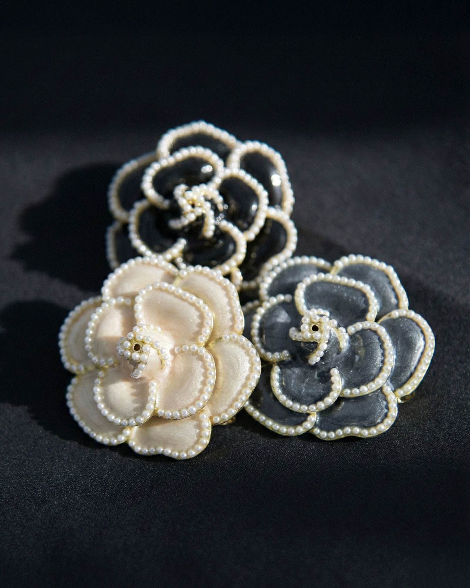 REGINA RISURRE（レジーナリスレ） 【カメリア ブローチ】s0420 春 夏