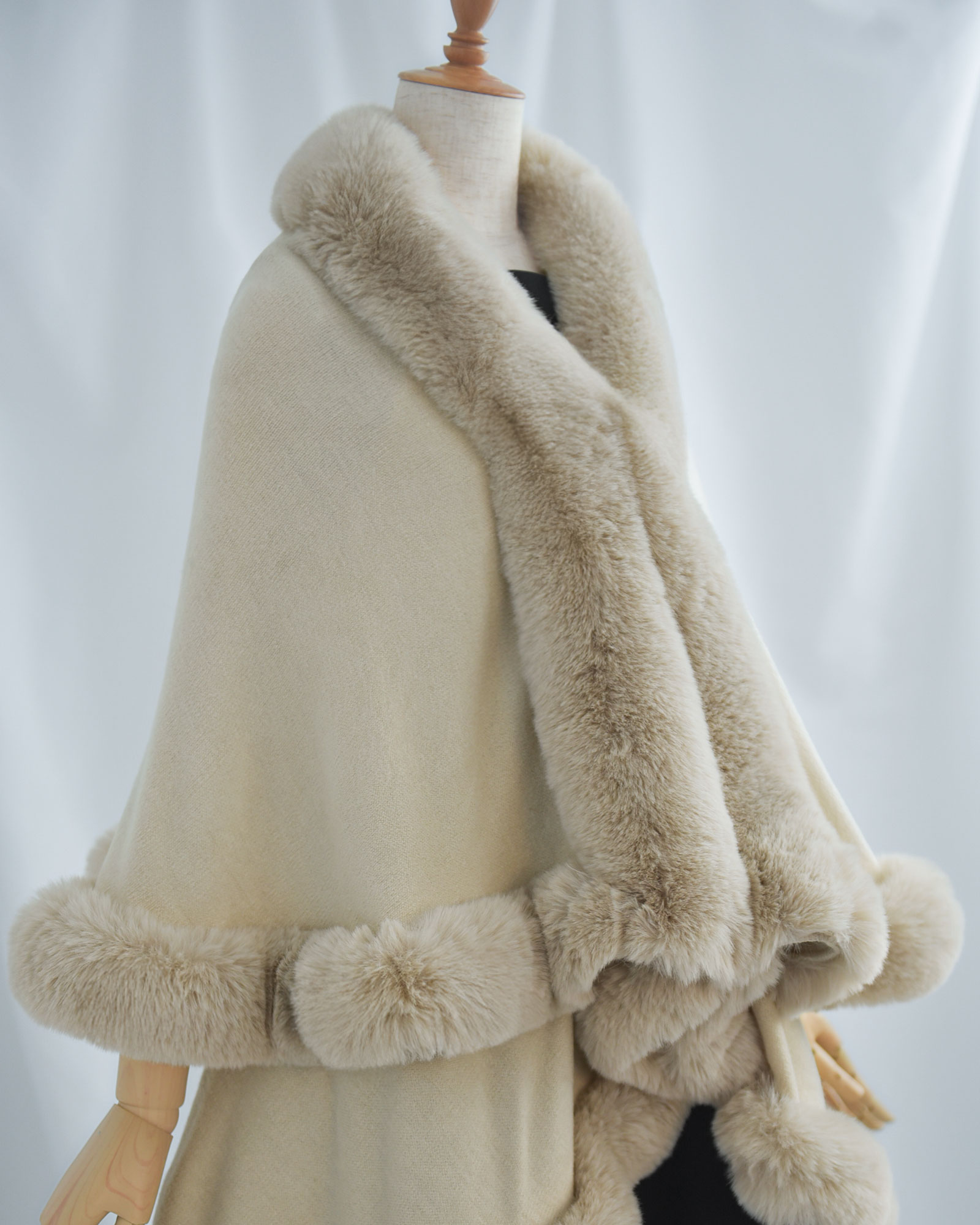 REGINA RISURRE（レジーナリスレ） 【エコファー エレガンス ケープ