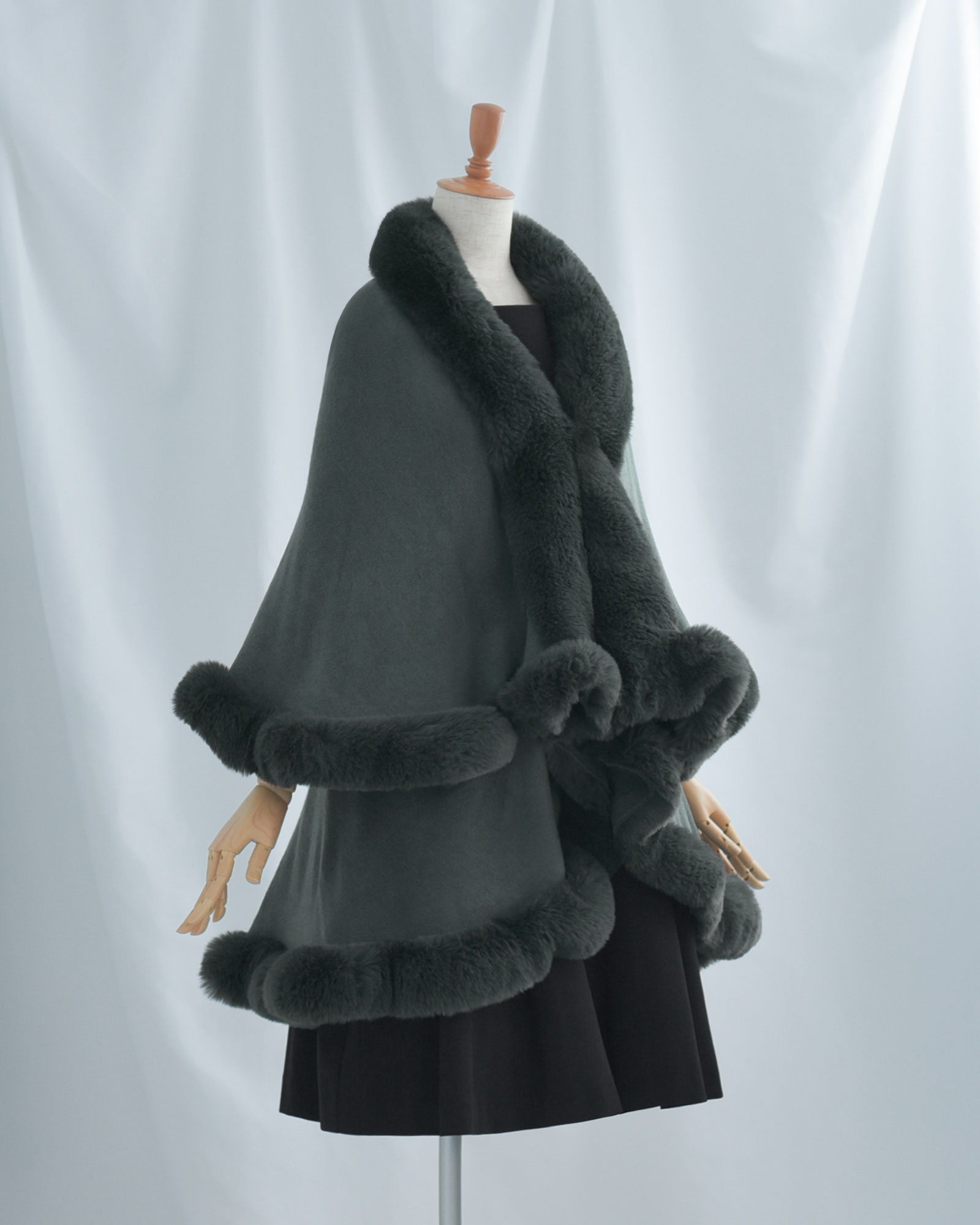 REGINA RISURRE（レジーナリスレ） 【エコファー エレガンス ケープ