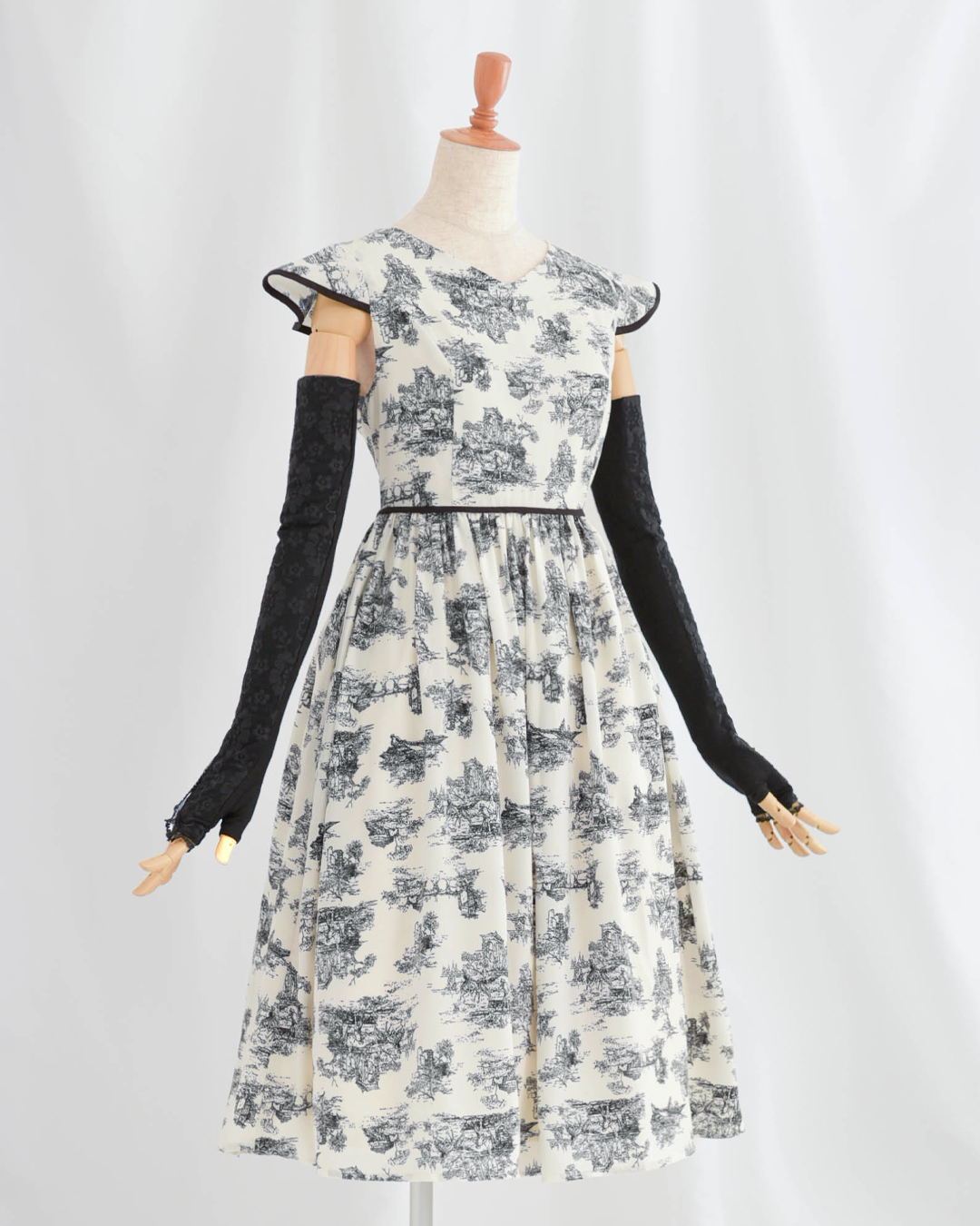 REGINA RISURRE（レジーナリスレ） 【レース アーム カバー［UV ケア