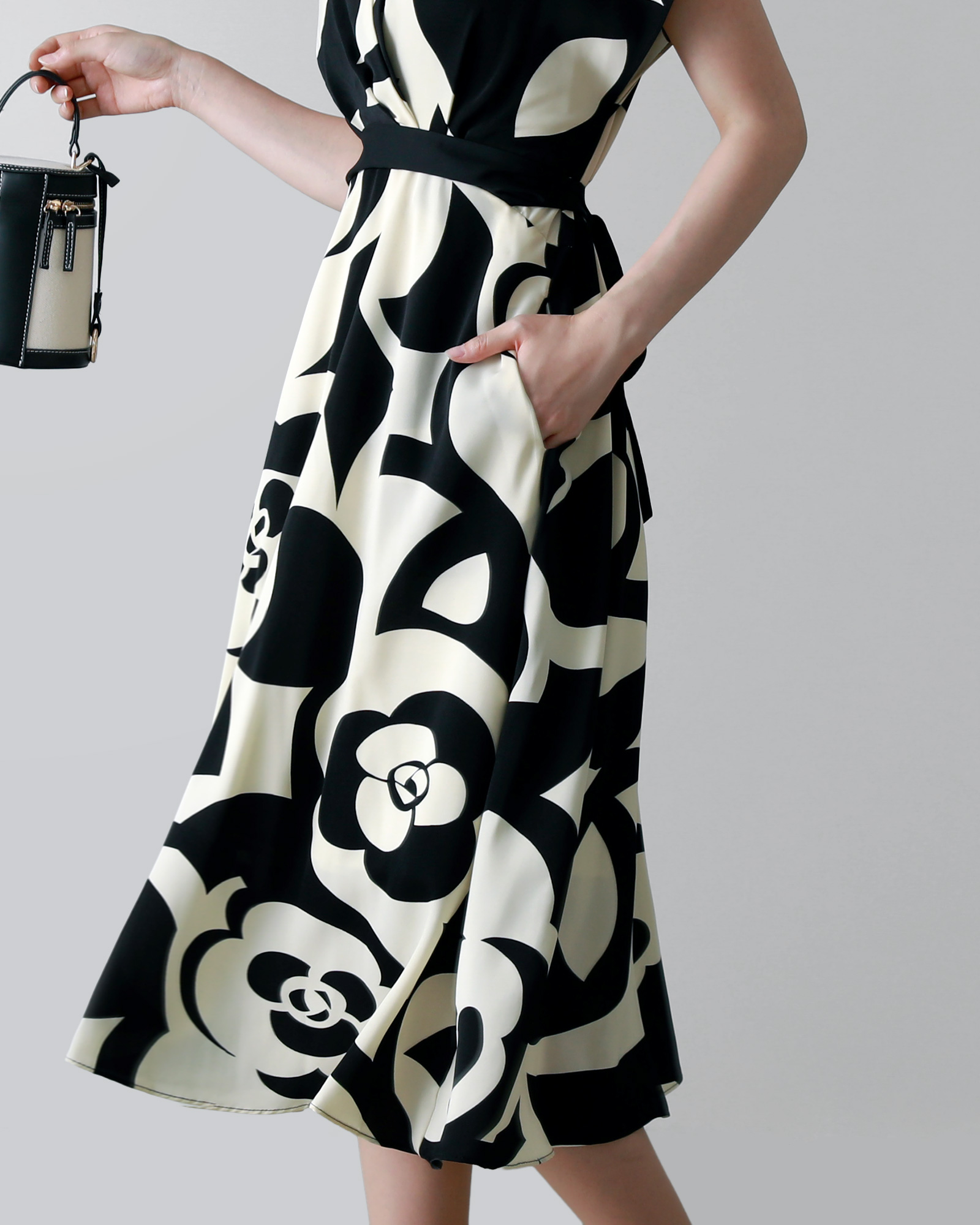 ルネRene ブル-花柄ワンピース REGINA RISURRE（レジーナリスレ） 【ワンピース ル フルール】春 夏