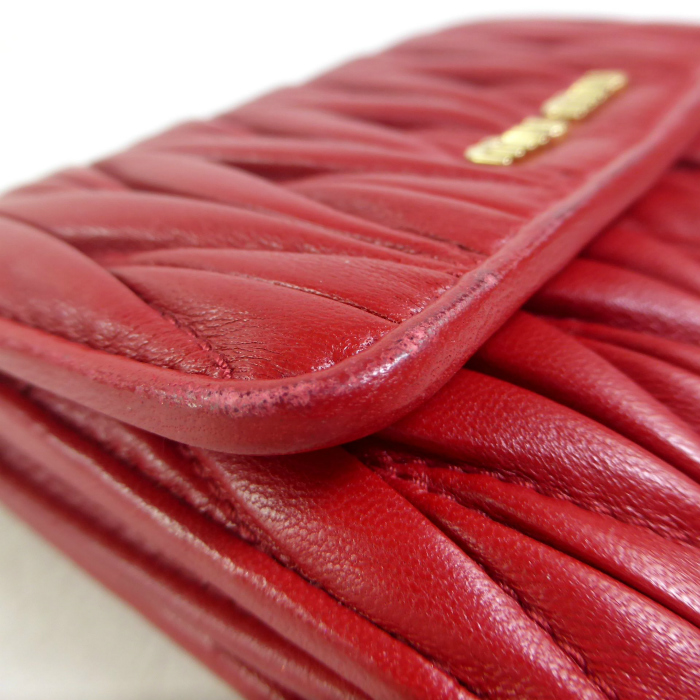 ミュウミュウ （MIUMIU） マテラッセ Wホック ダイヤキルティング コンパクト 二つ折り 財布 5MH523 ルージュ（中古）