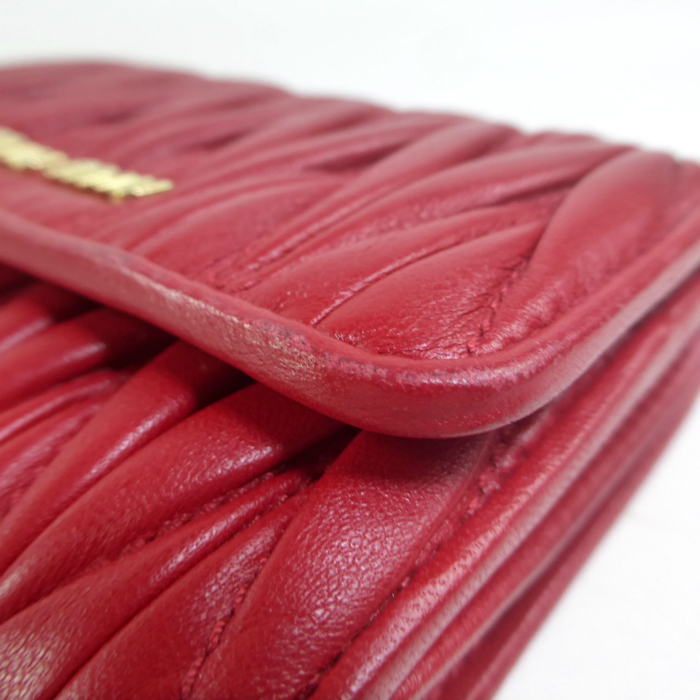 ミュウミュウ （MIUMIU） マテラッセ Wホック ダイヤキルティング コンパクト 二つ折り 財布 5MH523 ルージュ（中古）