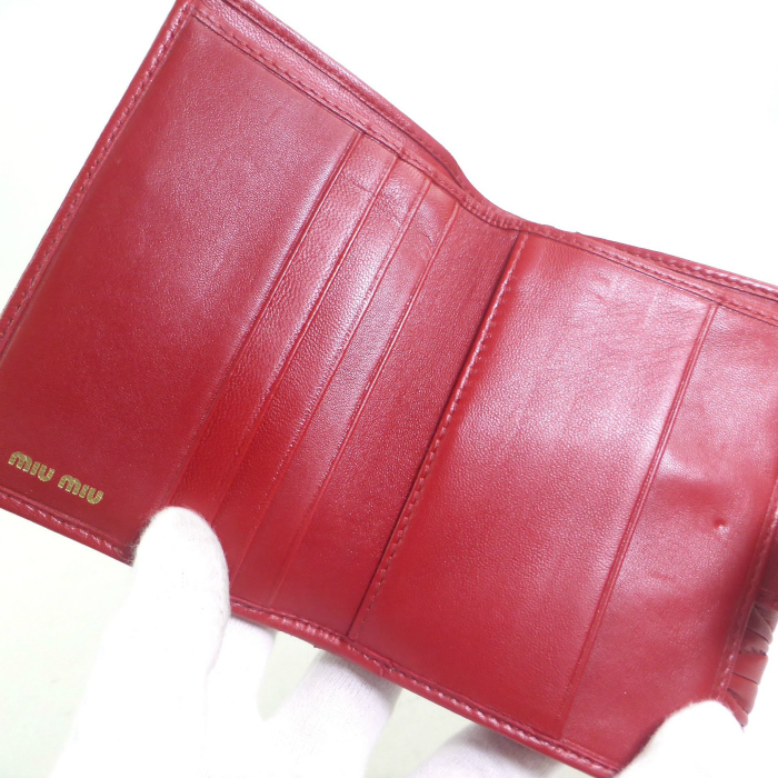 ミュウミュウ （MIUMIU） マテラッセ Wホック ダイヤキルティング コンパクト 二つ折り 財布 5MH523 ルージュ（中古）